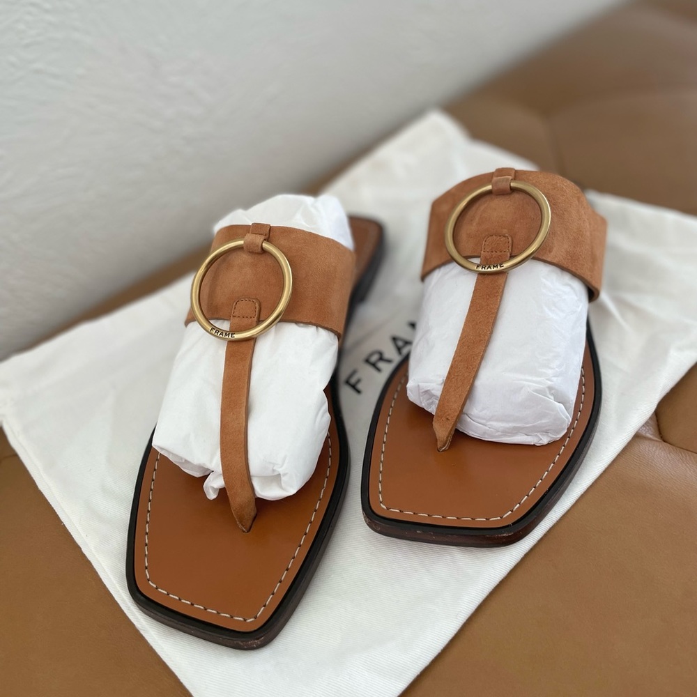 FRAME LeBrentwood Sandal in Whiskey